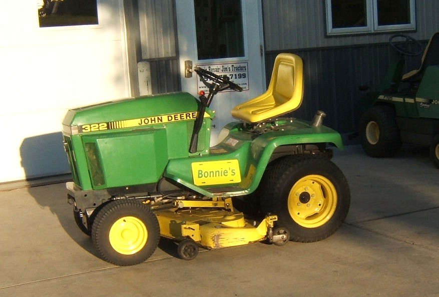 John Deere 322 garden tractor