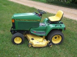 John Deere 425 garden tractor